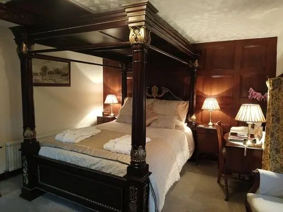 Luxury Tek Büyük Yataklı Oda, Banyolu/Duşlu (Four poster)