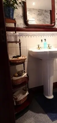 Luxury Tek Büyük Yataklı Oda, Banyolu/Duşlu (Four poster)