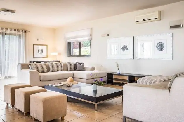 Villa (4 Bedrooms)