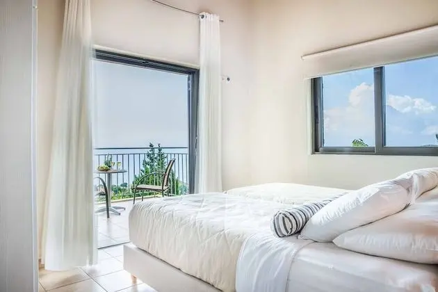 Villa (4 Bedrooms)