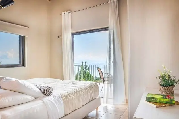 Villa (4 Bedrooms)