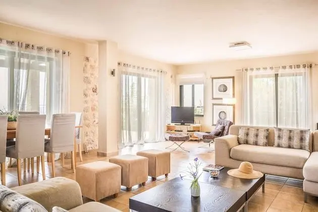 Villa (4 Bedrooms)