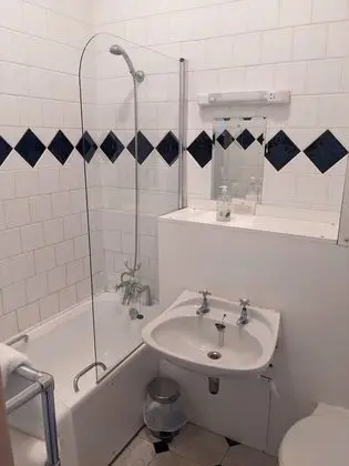 Comfort Üç Kişilik Oda, Banyolu/Duşlu, Bahçe Manzaralı (Triple Room Garden View )