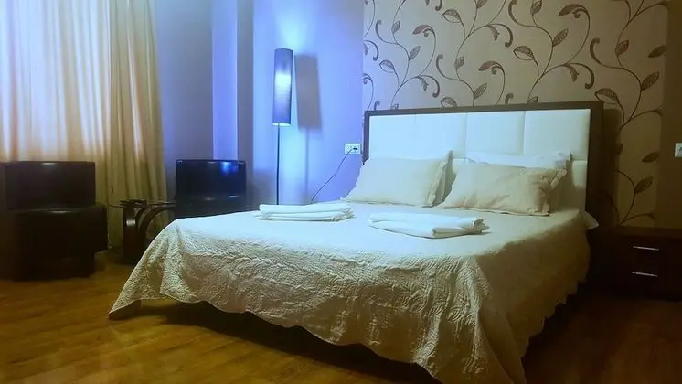 Luxury Tek Büyük Yataklı Oda