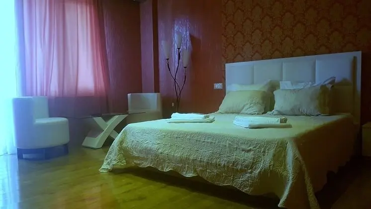 Luxury Tek Büyük Yataklı Oda