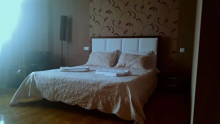Luxury Tek Büyük Yataklı Oda