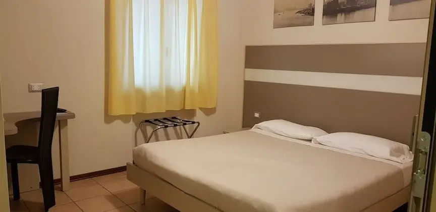 Economy Tek Büyük Yataklı Oda