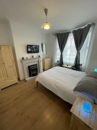Comfort Tek Büyük Yataklı Oda