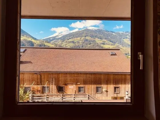 Economy Üç Kişilik Oda, Balkon, Dağ Manzaralı