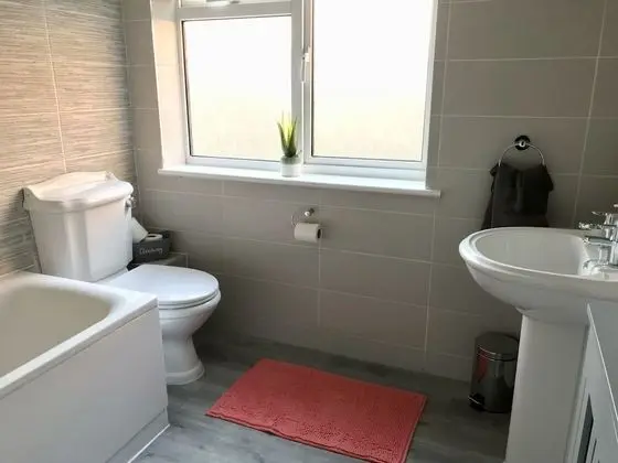 Comfort Villa, Özel Banyo (With Games Room)