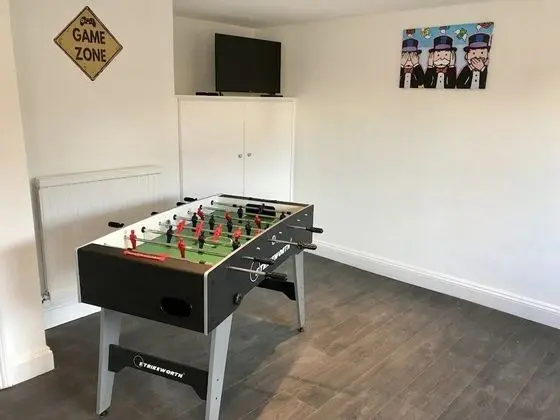 Comfort Villa, Özel Banyo (With Games Room)