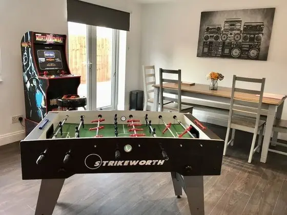 Comfort Villa, Özel Banyo (With Games Room)