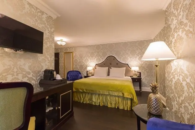 Standard Oda, 1 Büyük (Queen) Boy Yatak