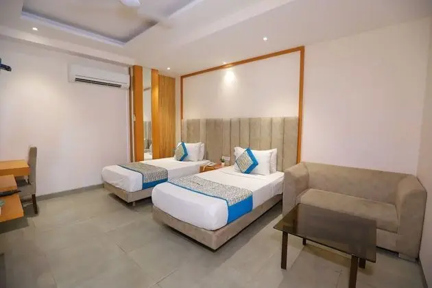 Executive Room with Sofa and Window