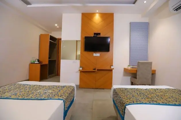 Executive Room with Sofa and Window