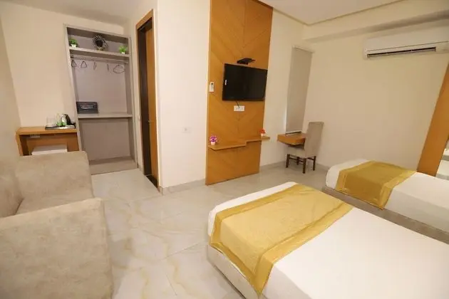 Executive Room with Sofa and Window