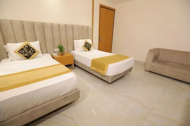 Executive Room with Sofa and Window