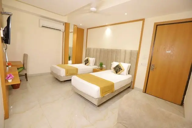 Executive Room with Sofa and Window