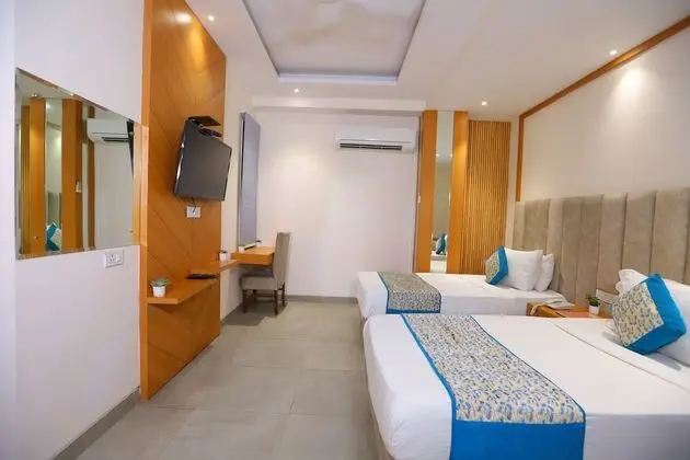 Executive Room with Sofa and Window