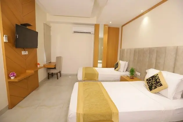 Executive Room with Sofa and Window