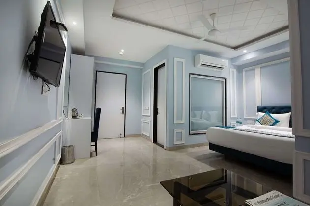 Superior Room with Window and City view