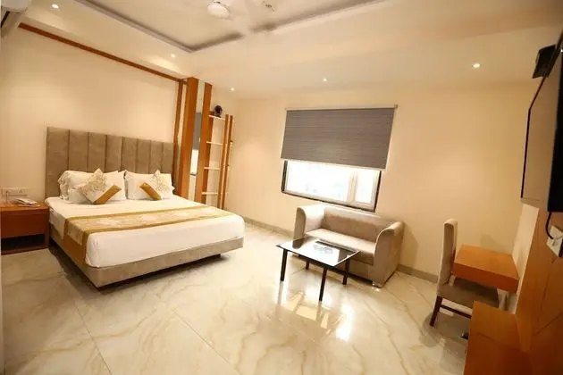 Superior Room with Window and City view