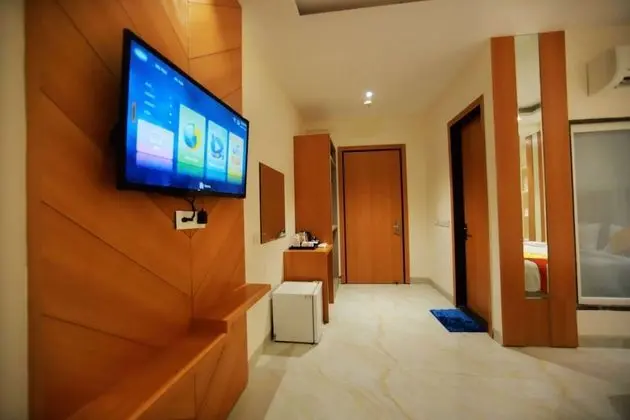 Superior Room with Window and City view