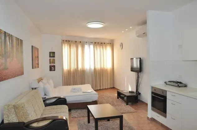 Superior Stüdyo, Şehir Manzaralı