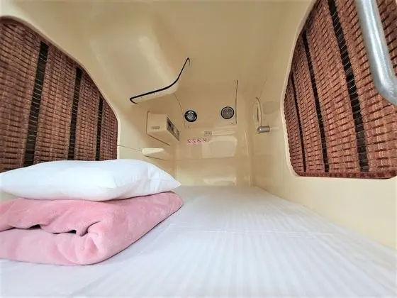 Oda, 1 Tek Kişilik Yatak, Sigara İçilmez, Ortak Banyo