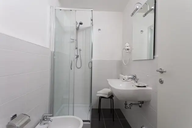Standard Tek Büyük veya İki Ayrı Yataklı Oda