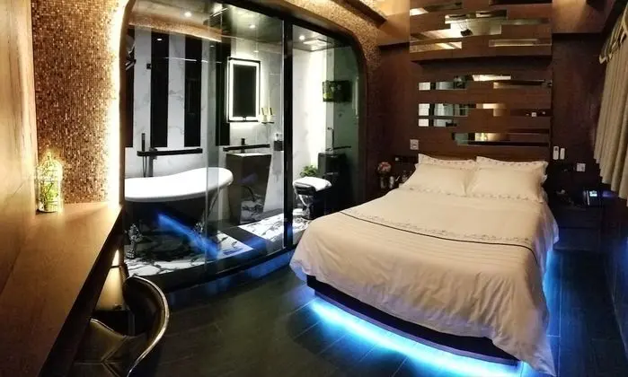 Design Tek Büyük Yataklı Oda, Şehir Manzaralı