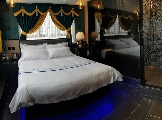 Design Tek Büyük Yataklı Oda, Şehir Manzaralı