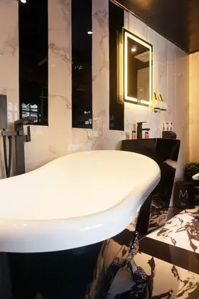 Design Tek Büyük Yataklı Oda, Şehir Manzaralı