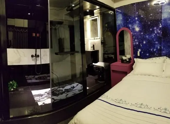 Design Üç Kişilik Oda, Şehir Manzaralı
