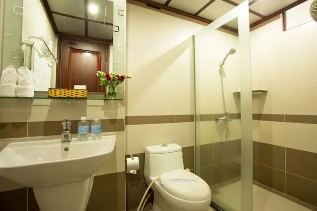 Deluxe Tek Büyük veya İki Ayrı Yataklı Oda, 1 Yatak Odası, Kısmi Deniz Manzarası