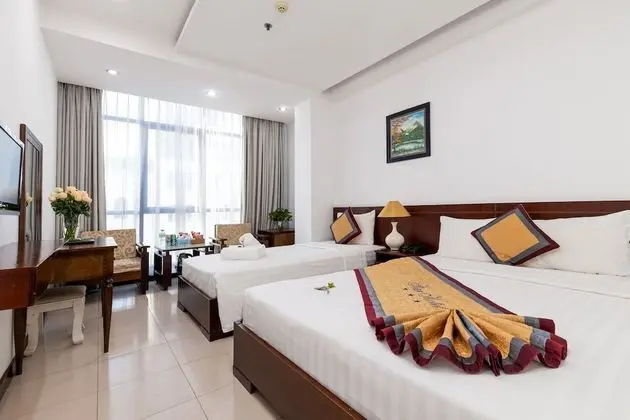 Deluxe Üç Kişilik Oda, Kısmi Deniz Manzarası
