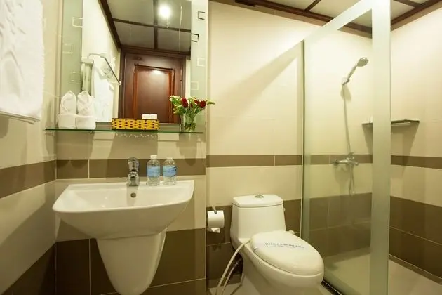 Deluxe Üç Kişilik Oda, Kısmi Deniz Manzarası