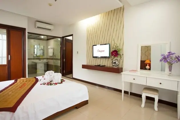 Luxury Süit, 1 Yatak Odası, Sigara İçilmez, Kısmi Deniz Manzarası