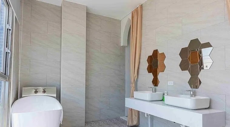 Deluxe Dört Kişilik Oda