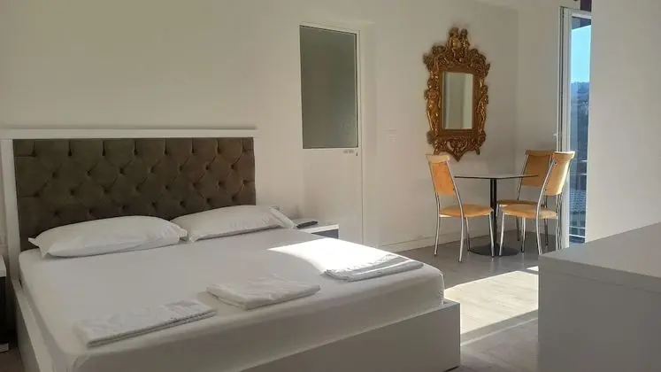 Comfort Tek Büyük Yataklı Oda