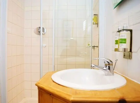 Deluxe Tek Büyük Yataklı Oda, Banyolu/Duşlu, Avlu Manzaralı