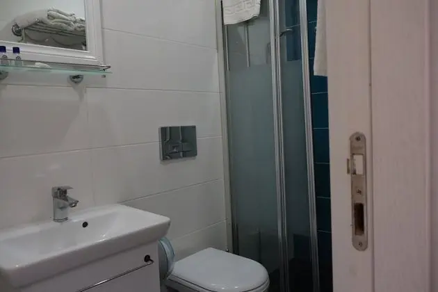 Economy Tek Büyük veya İki Ayrı Yataklı Oda