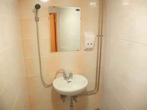 Tek Kişilik Oda (Private Shower, Shared Toilet)