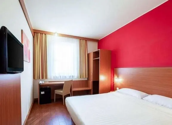 Comfort Tek Büyük Yataklı Oda
