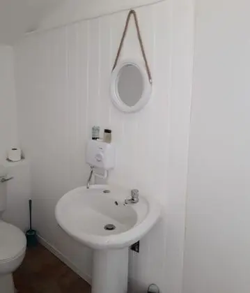 İki Ayrı Yataklı Oda, Banyolu/Duşlu