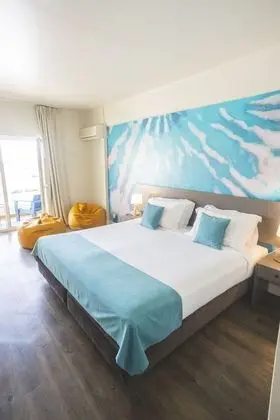 Standard Tek Büyük veya İki Ayrı Yataklı Oda (2 Adults and 1 Child up to 12 Yrs)