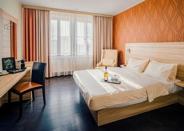 Business Tek Büyük Yataklı Oda