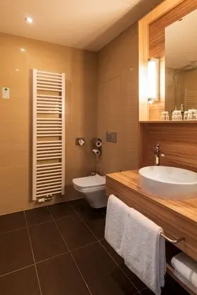 Business Tek Büyük Yataklı Oda