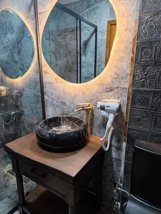 Üç Kişilik Oda