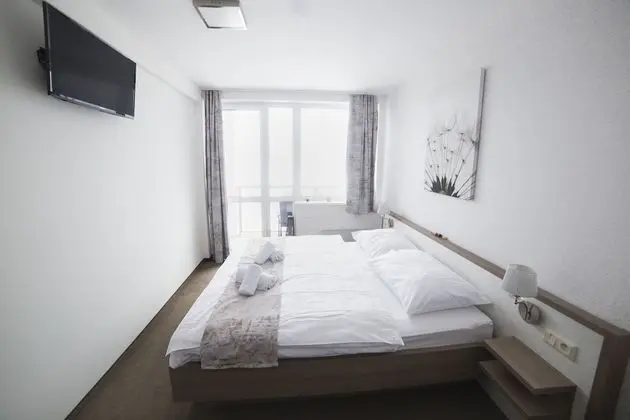 Tek Büyük Yataklı Oda, Göl Manzaralı (Balcon)